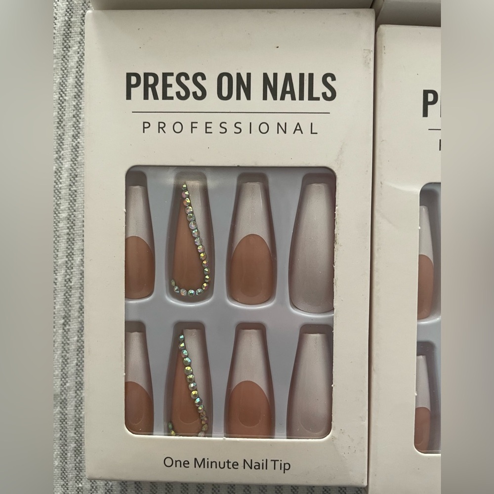 Lot of Assorted False Fake Press On Nails Sets New 7 Sets - Picture 2 of 7